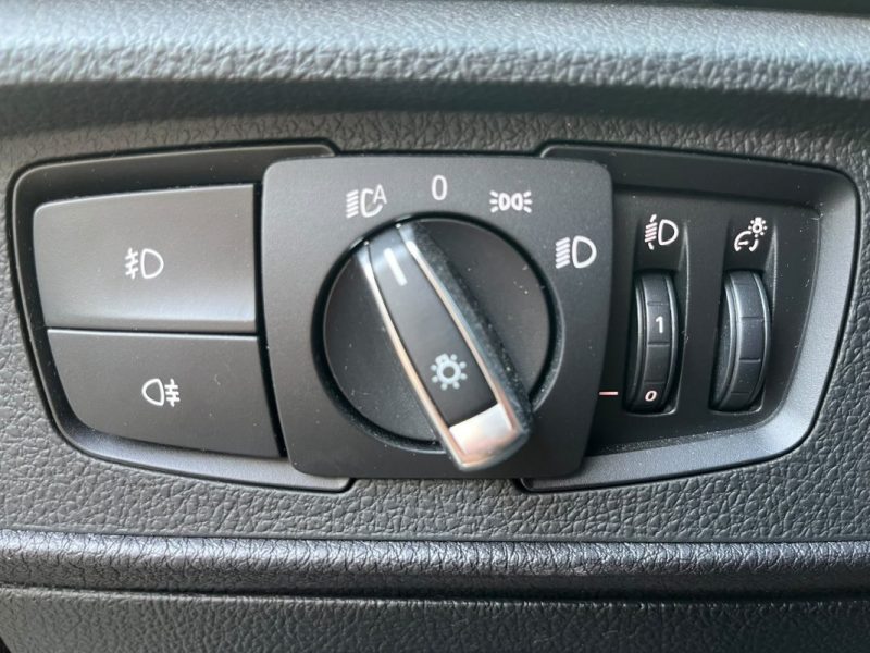 BMW Série 1 Lounge 116 ch F20 116D Toit Ouvrant Électrique / Sièges Chauffants