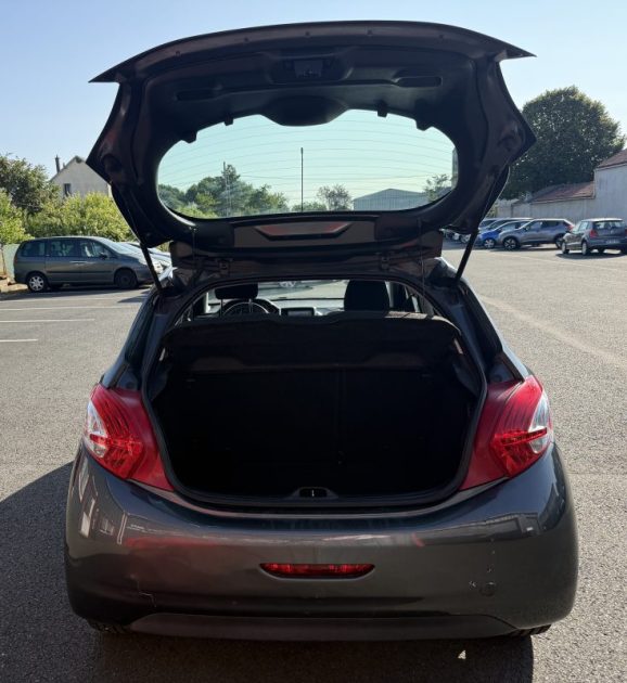 PEUGEOT 208 1.6 E-HDI 92 ACTIVE 2012