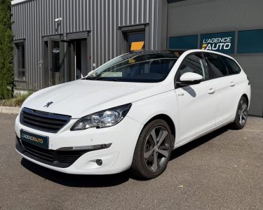 PEUGEOT 308 II SW 2.0 HDI - 150 ch - Sièges Chauffants - Toit Panoramique - Entretient complet
