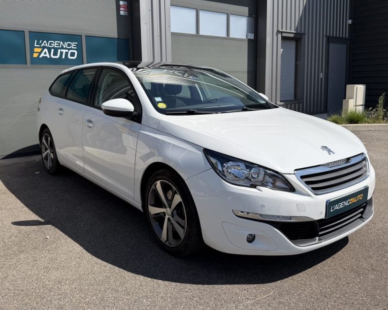 PEUGEOT 308 II SW 2.0 HDI - 150 ch - Sièges Chauffants - Toit Panoramique - Entretient complet