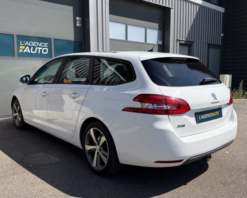 PEUGEOT 308 II SW 2.0 HDI - 150 ch - Sièges Chauffants - Toit Panoramique - Entretient complet