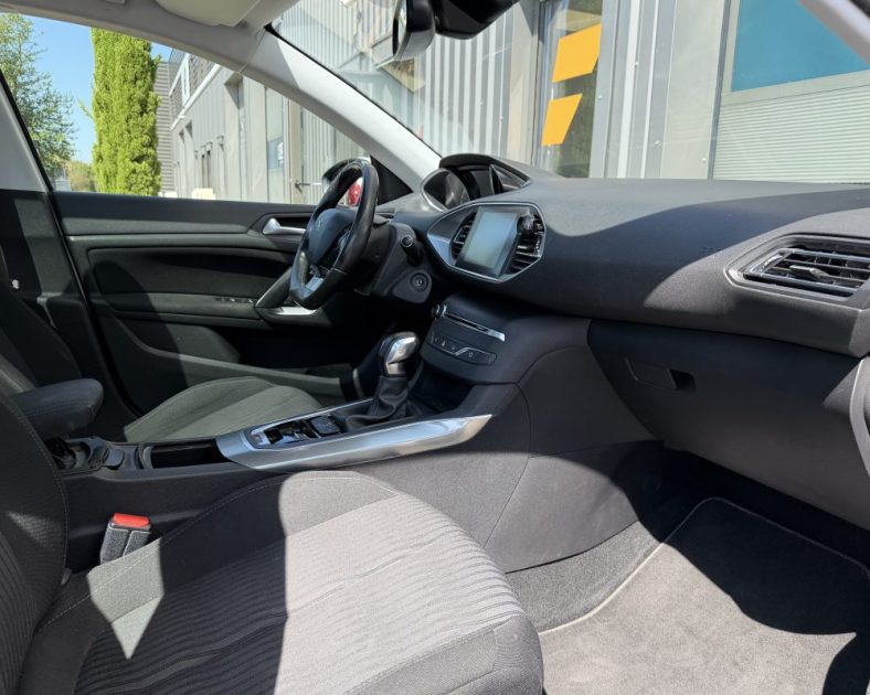 PEUGEOT 308 II SW 2.0 HDI - 150 ch - Sièges Chauffants - Toit Panoramique - Entretient complet