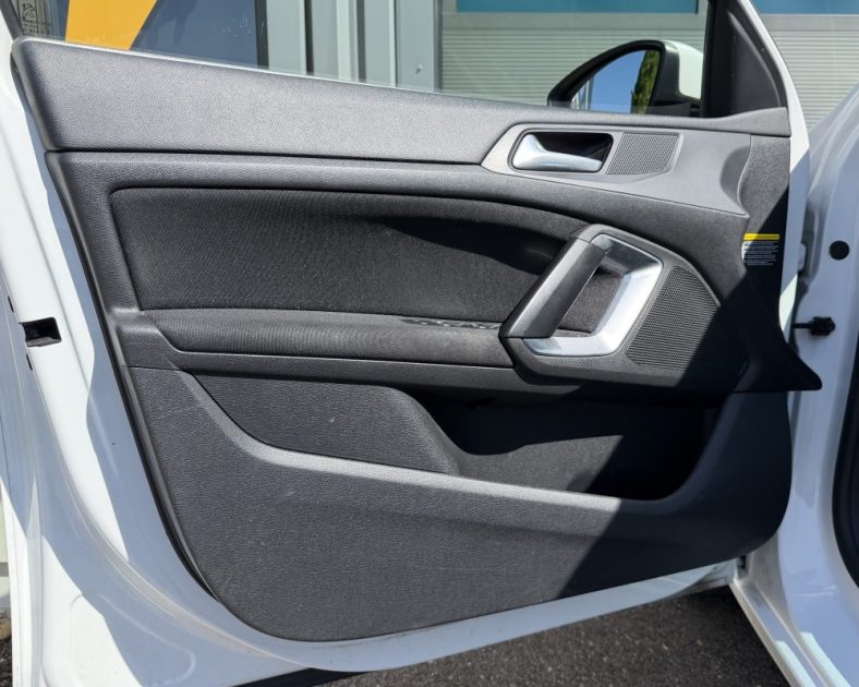 PEUGEOT 308 II SW 2.0 HDI - 150 ch - Sièges Chauffants - Toit Panoramique - Entretient complet