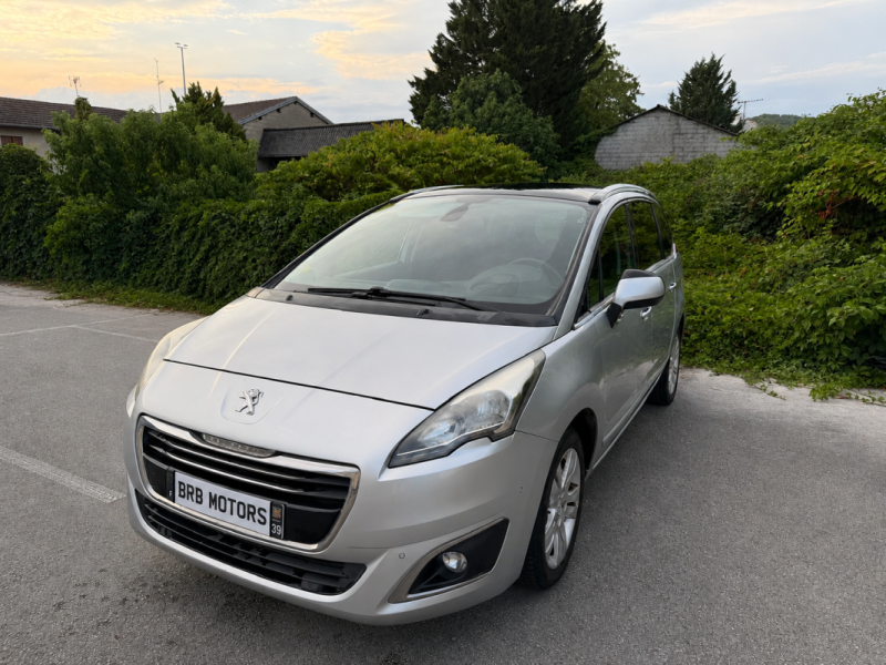 PEUGEOT 5008 - 1.6 115ch HDi ALLURE
