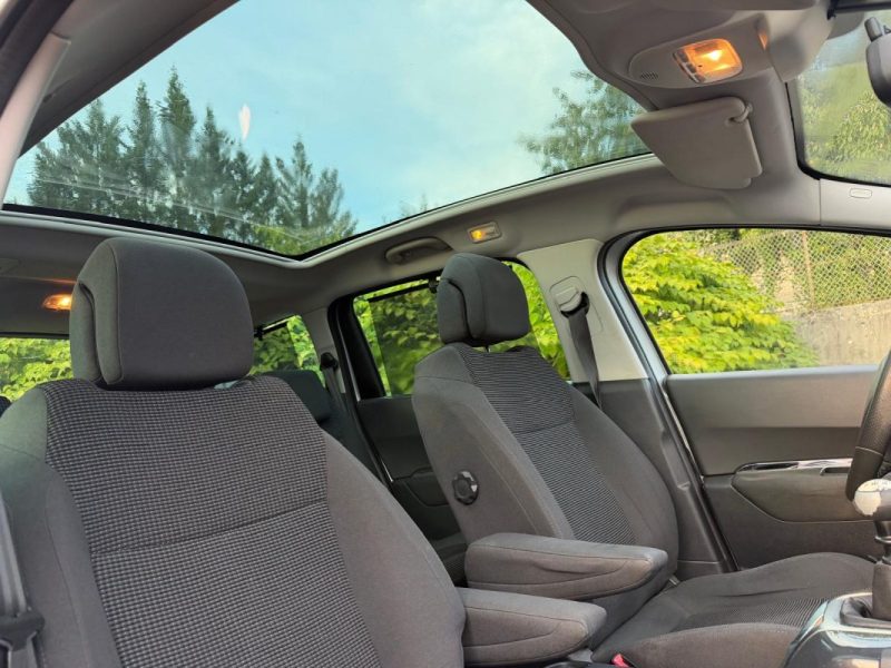 PEUGEOT 5008 - 1.6 115ch HDi ALLURE