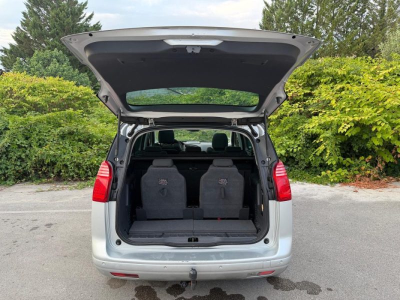 PEUGEOT 5008 - 1.6 115ch HDi ALLURE