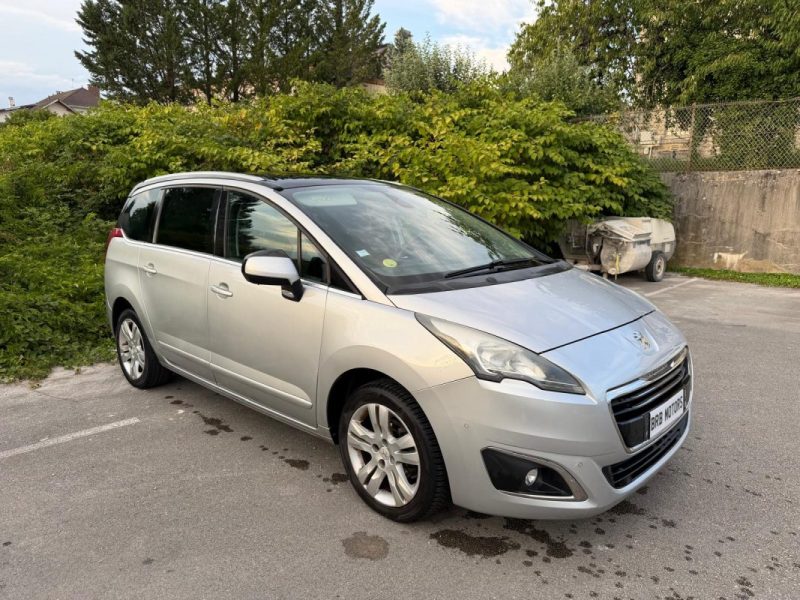 PEUGEOT 5008 - 1.6 115ch HDi ALLURE
