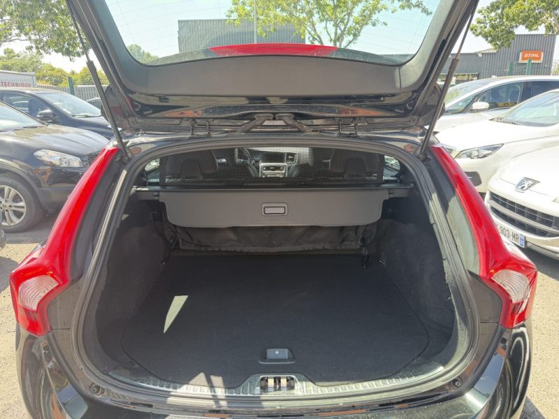 VOLVO V60 D4 2.0 TDI 190 cv-  Garantie 12 mois- R-Design - Boite Automatique