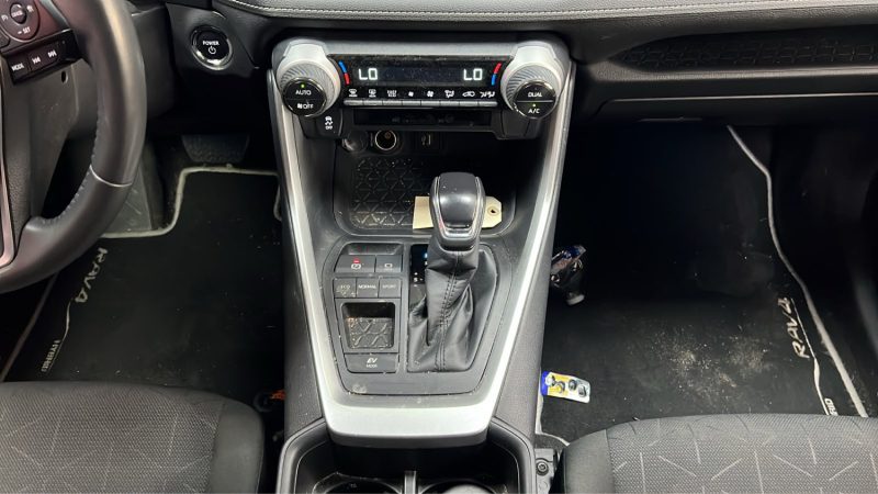 TOTOYA RAV4 SUV HYBRIDE 218cv DYNAMIC BUSINESS/1 ERE MAIN/TVA RECUPERABLE