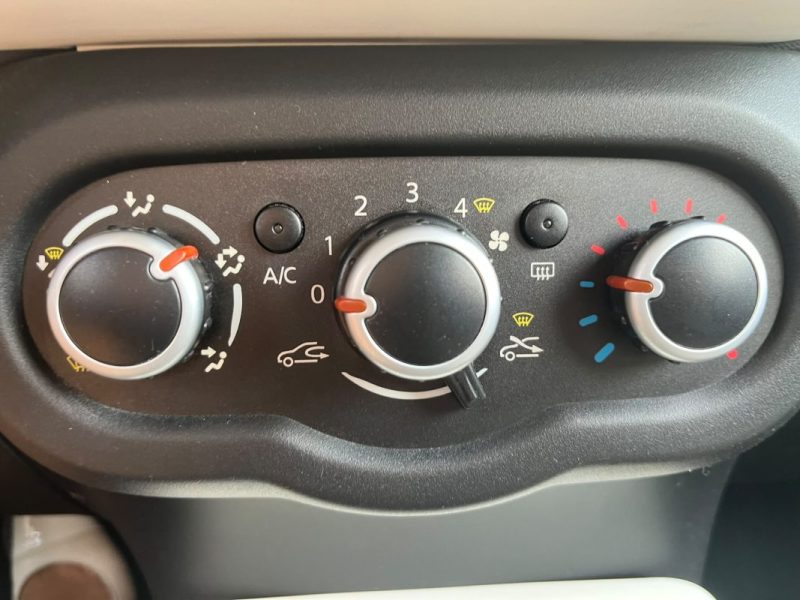 RENAULT Twingo Limited 90 ch III 0.9 TCe eco2 1 ère main / Boîte Automatique / Climatisation