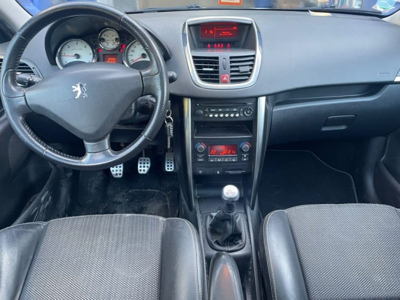 PEUGEOT 207 PHASE 2 FELINE 1.6 HDI 92 Cv TOIT PANORAMIQUE / 5 PORTES - BIEN LIRE L ANNONCE