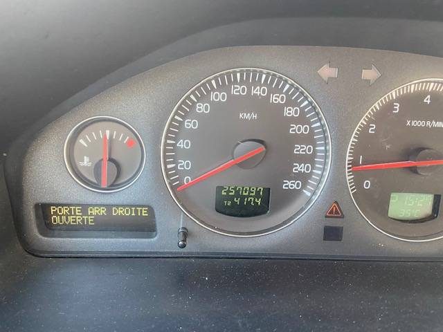 VOLVO S60 2.4L 170 KINETIC BOITE AUTO 5 CYL 2005 HAUT DAE GAMME
