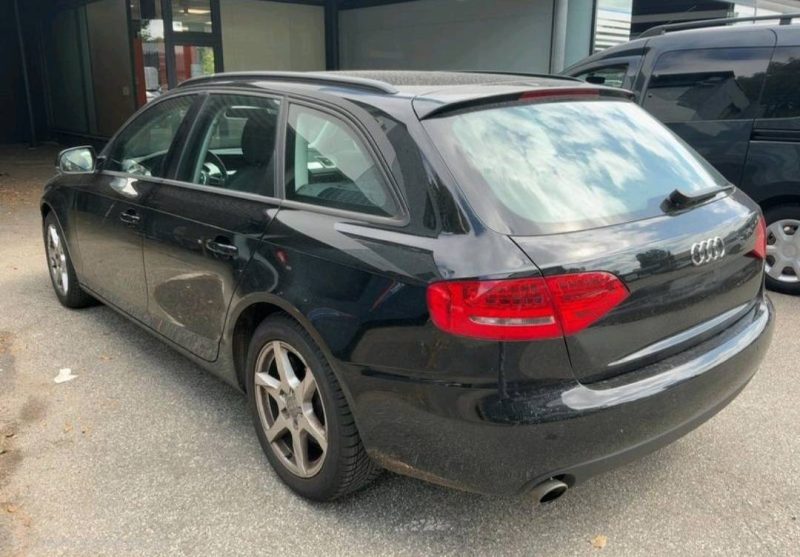 AUDI A4  3.2 V6 FSI QUATTRO AMBITION 2009 - 51365 KM