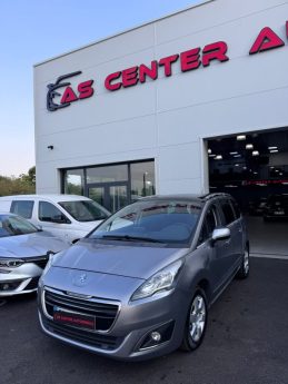 PEUGEOT 5008 1.6 HDI 120cv PHASE 2 STYLE ALLURE/ 1 ERE MAIN / 7 PLACES / TOIT PANORAMIQUE / GPS 