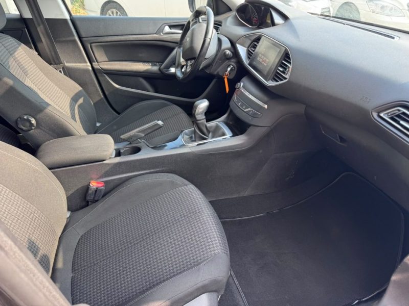PEUGEOT 308 II 1.2 110cv  ALLURE / DISTRIBUTION NEUF / GARANTIE 
