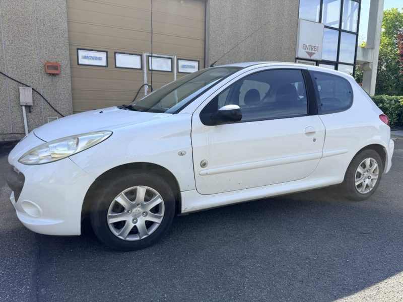 PEUGEOT 206 PLUS + ESSENCE ÉDITION GÉNÉRATION 