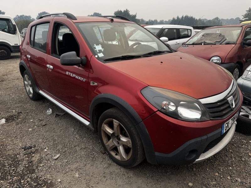 DACIA SANDERO 1.6 MPI 90 LAUREATE 2010