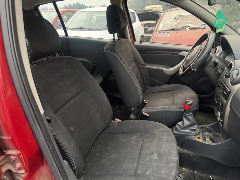 DACIA SANDERO 1.6 MPI 90 LAUREATE 2010