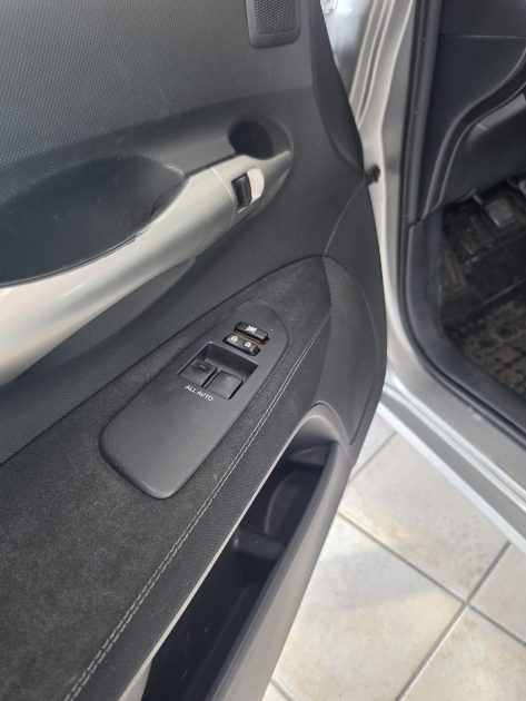 Toyota Auris 1.33 VVT-i 99 ch Très bel état Garantie 12Mois
