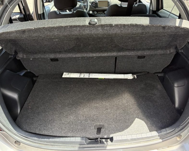 Toyota Yaris 100h Dynamic 2015 — Hybride — Entretien complet - GARANTIE 6 MOIS