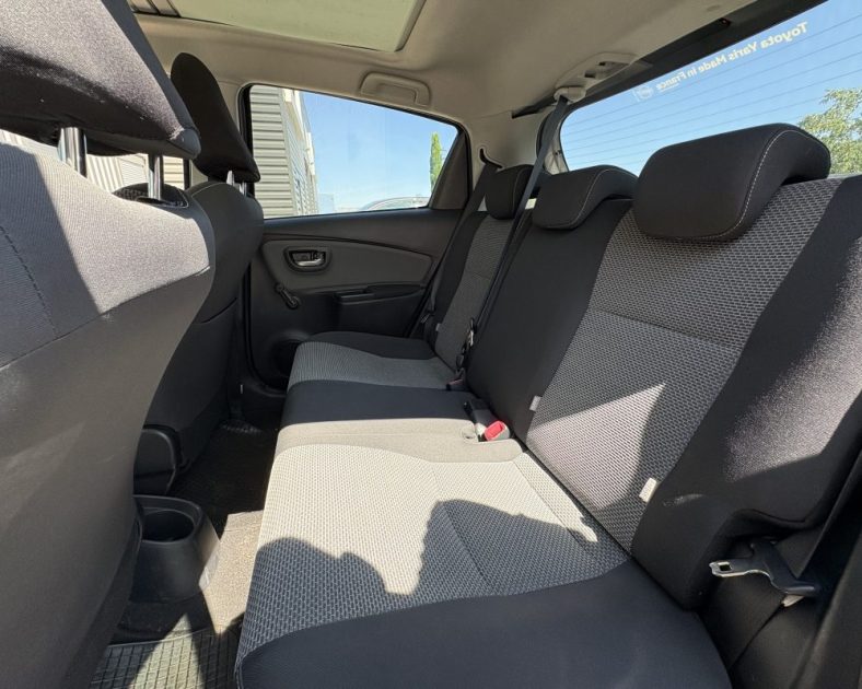Toyota Yaris 100h Dynamic 2015 — Hybride — Entretien complet - GARANTIE 6 MOIS