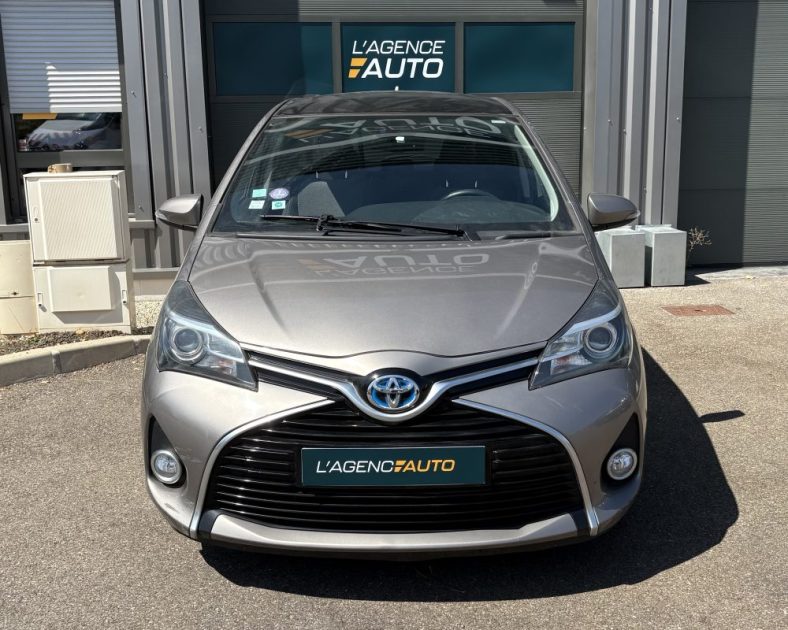 Toyota Yaris 100h Dynamic 2015 — Hybride — Entretien complet - GARANTIE 6 MOIS