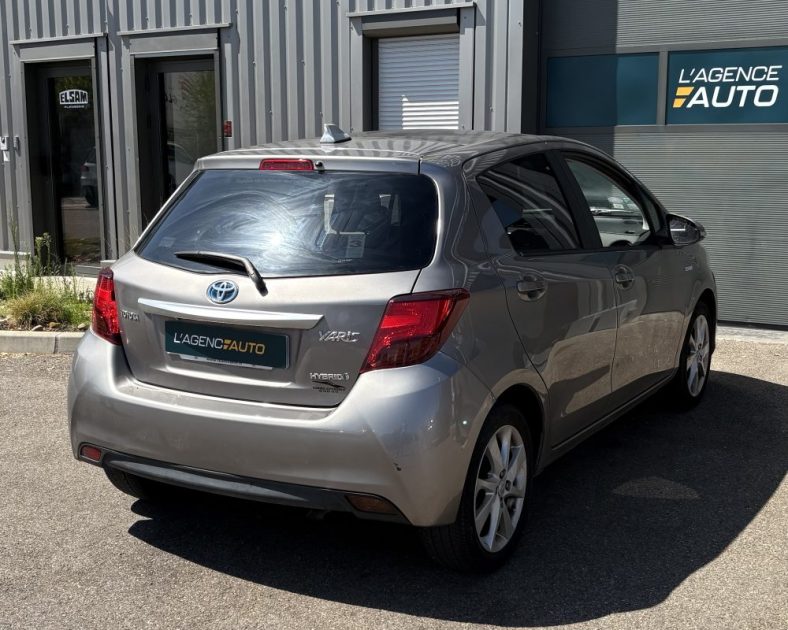 Toyota Yaris 100h Dynamic 2015 — Hybride — Entretien complet - GARANTIE 6 MOIS