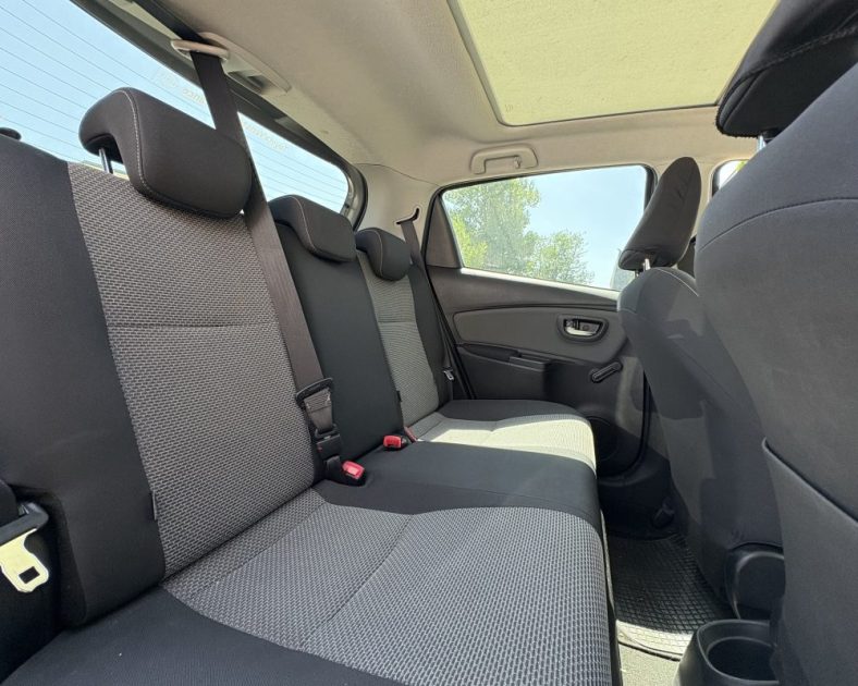 Toyota Yaris 100h Dynamic 2015 — Hybride — Entretien complet - GARANTIE 6 MOIS