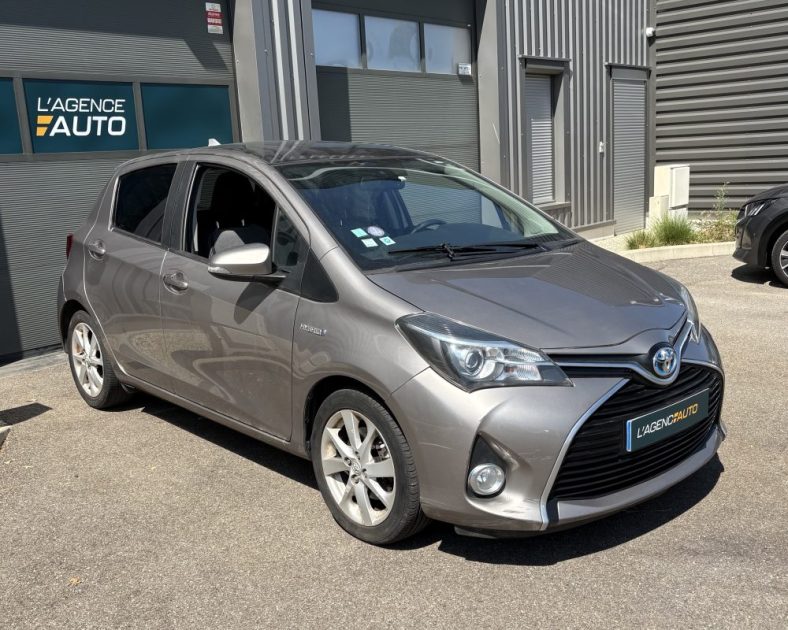 Toyota Yaris 100h Dynamic 2015 — Hybride — Entretien complet - GARANTIE 6 MOIS