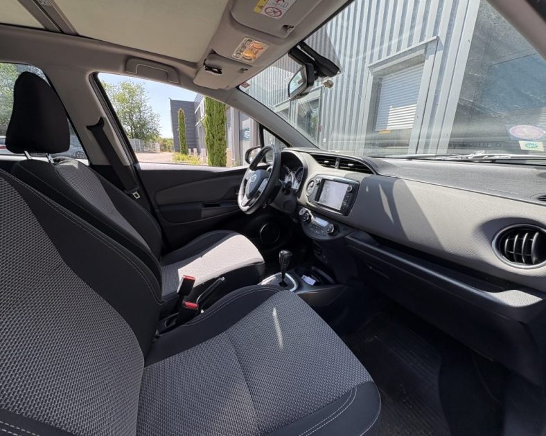Toyota Yaris 100h Dynamic 2015 — Hybride — Entretien complet - GARANTIE 6 MOIS
