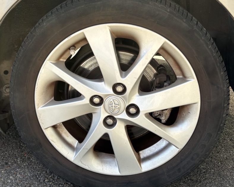 Toyota Yaris 100h Dynamic 2015 — Hybride — Entretien complet - GARANTIE 6 MOIS