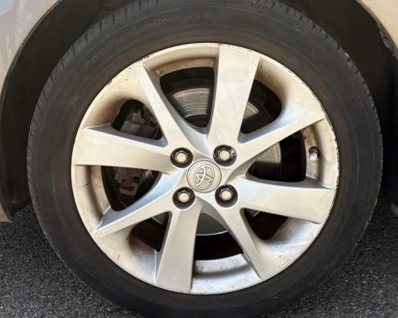 Toyota Yaris 100h Dynamic 2015 — Hybride — Entretien complet - GARANTIE 6 MOIS