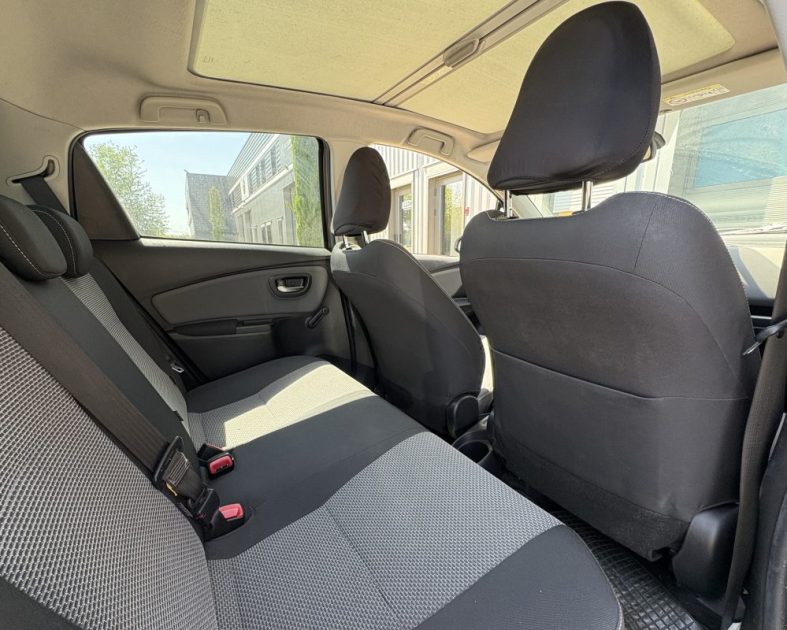 Toyota Yaris 100h Dynamic 2015 — Hybride — Entretien complet - GARANTIE 6 MOIS