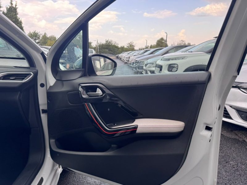 PEUGEOT 208 1.6 E-HDI 92CV ROLAND GARROS / TOIT PANORAMIQUE 