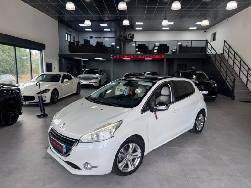 PEUGEOT 208 1.6 E-HDI 92CV ROLAND GARROS / TOIT PANORAMIQUE 