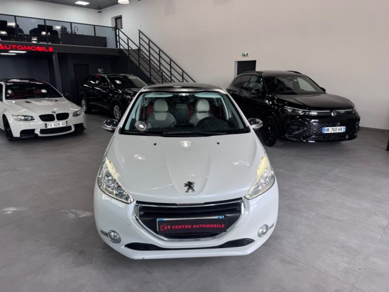 PEUGEOT 208 1.6 E-HDI 92CV ROLAND GARROS / TOIT PANORAMIQUE 