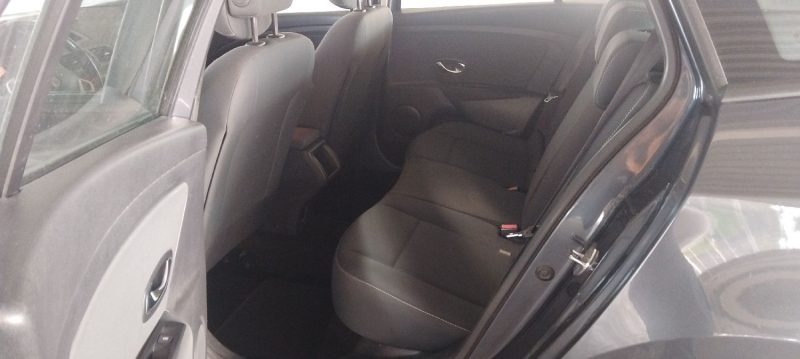 RENAULT MEGANE 3 ESTATE 1.5 DCI 110 CV AN 13 PROPRE 136 KM