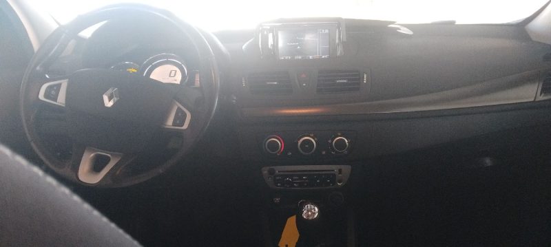 RENAULT MEGANE 3 ESTATE 1.5 DCI 110 CV AN 13 PROPRE 136 KM