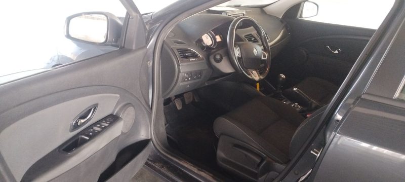 RENAULT MEGANE 3 ESTATE 1.5 DCI 110 CV AN 13 PROPRE 136 KM