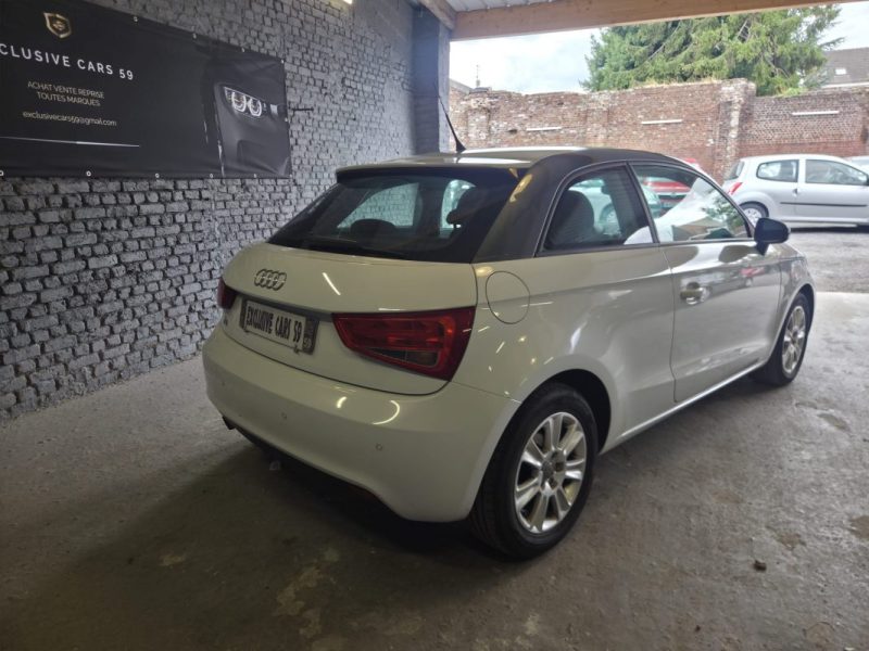 AUDI A1 1.6 TDI 90CH ATTRACTION 