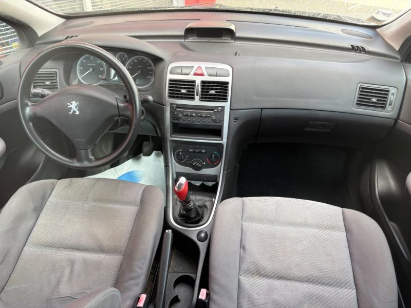 PEUGEOT 307 2.0 HDI XR PRESENCE 2002