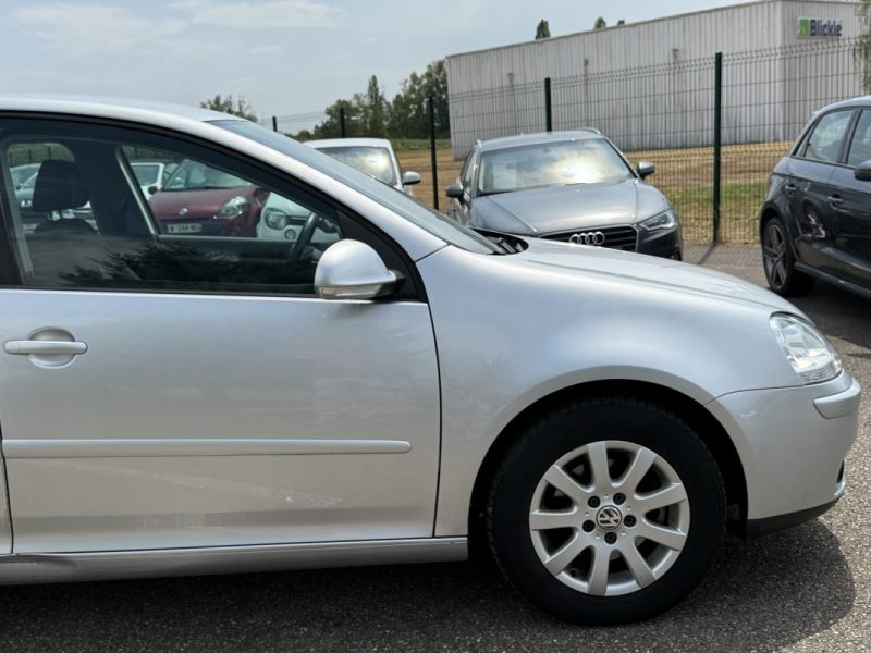 Volkswagen Golf V 1.9 TDI 105ch Confortline 5p Boite Auto Garantie 6 Mois
