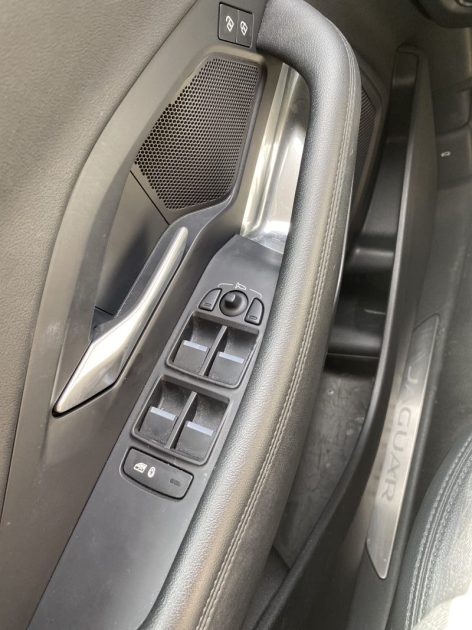 JAGUAR E-PACE 1.5 ESSENCE HYBRIDE 160 CV  BOITE AUTO