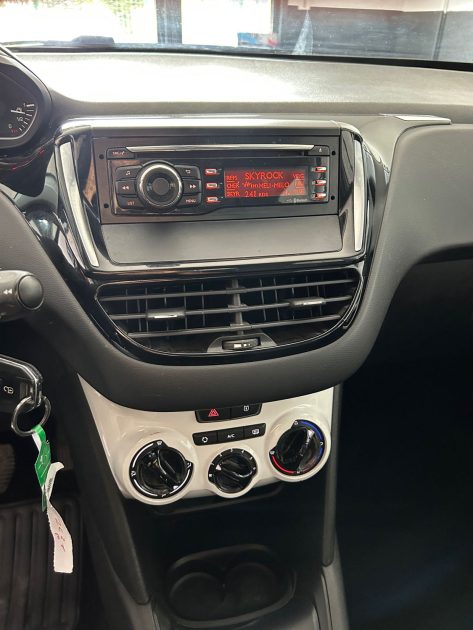 PEUGEOT 208 LIKE 1.2 68