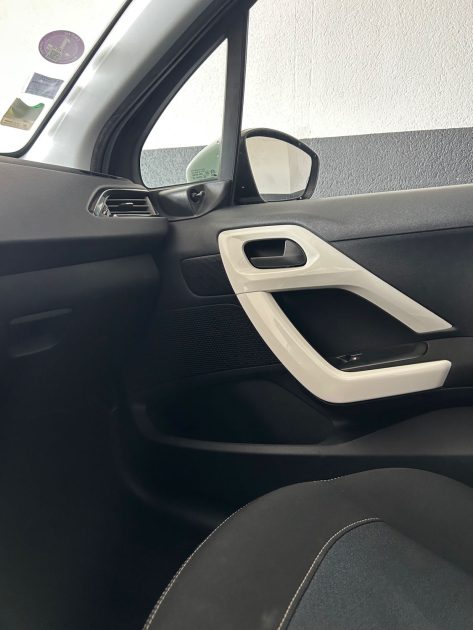 PEUGEOT 208 LIKE 1.2 68