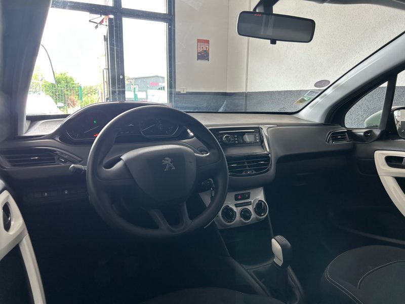 PEUGEOT 208 LIKE 1.2 68