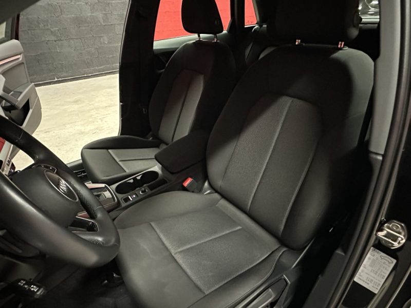 AUDI A3 SPORTBACK 35 TFSI 150cv S TRONIC BUSINESS LINE - 1ère Main - Excellent état -