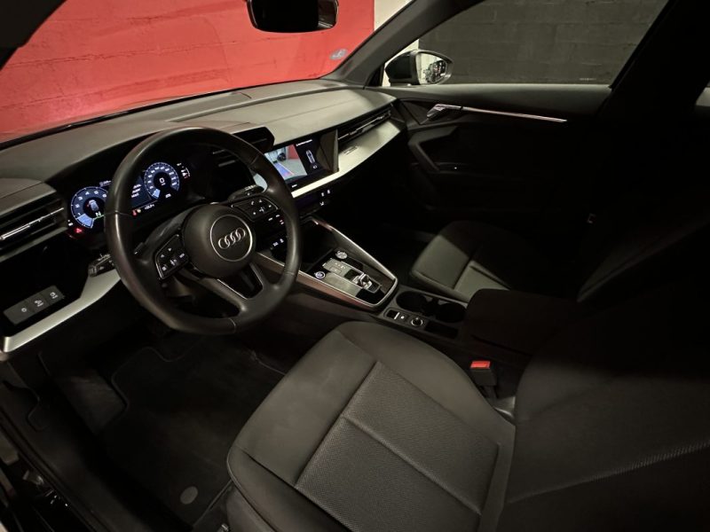 AUDI A3 SPORTBACK 35 TFSI 150cv S TRONIC BUSINESS LINE - 1ère Main - Excellent état -