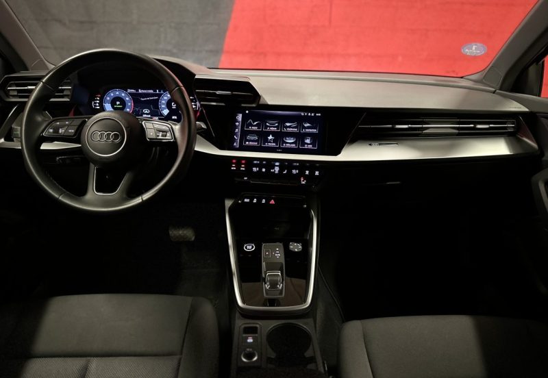 AUDI A3 SPORTBACK 35 TFSI 150cv S TRONIC BUSINESS LINE - 1ère Main - Excellent état -
