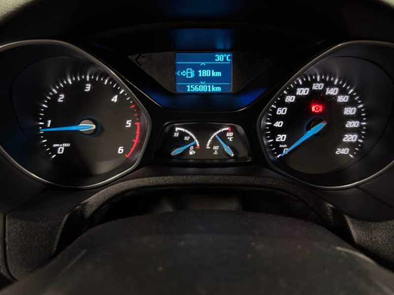FORD FOCUS III 1.6 TDCI 95 Cv 5 PORTES / BVM6 CRIT AIR 2 - GARANTIE 1 AN